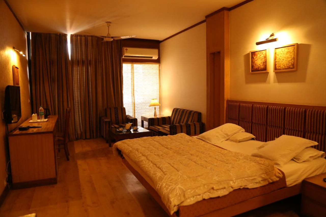 Hotel H26 จัณฑีครห์ ภายนอก รูปภาพ